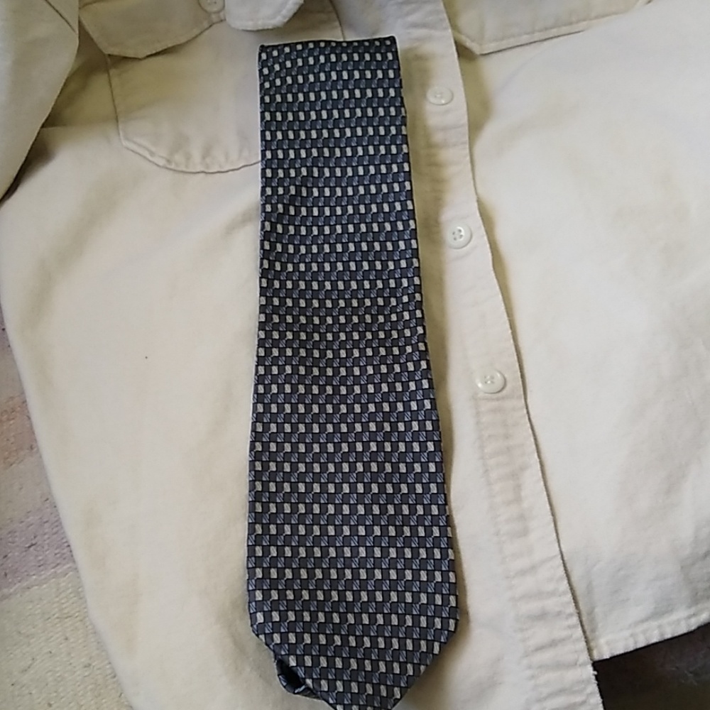 Men's silk tie